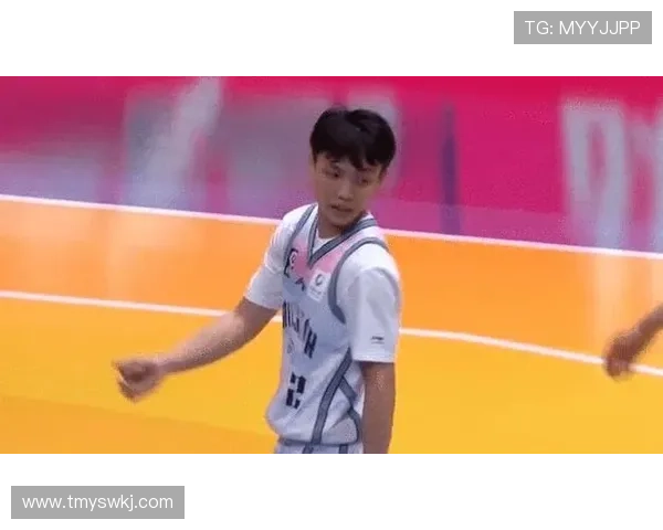 徐杰35分暴扣南区明星队夺胜