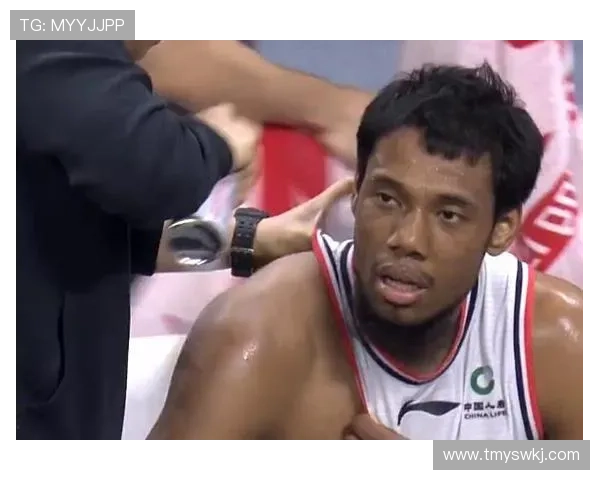 山西球迷心碎季后赛告急 山西球迷心碎季后赛告急